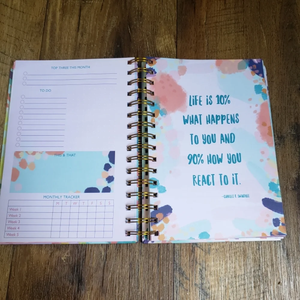 Find The Good In Everyday Undated Planner with Motivatonal Quotes & Stickers